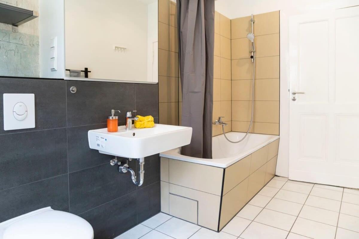 Shabby Chic Plus Self Checkin And Free Street Parking Berlin Exterior foto